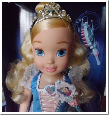 https://www.ourkidsmom.com/wp-content/uploads/2012/12/Cinderella-castle-doll-and-polly-pockets-011.jpg